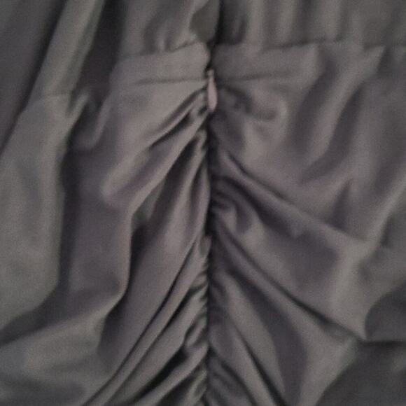 AMANDA UPRICHARD Shadia top in Moss green Size XS. - Picture 2 of 4